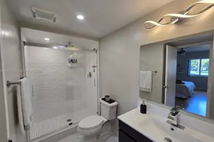 140 Lakeview Dr, Weston, FL 33326 - Photo 19