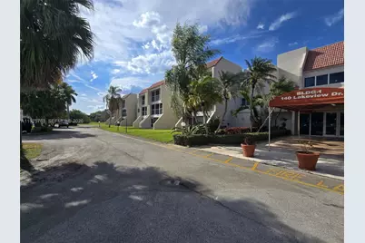 140 Lakeview Dr #111, Weston, FL 33326 - Photo 27