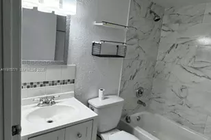 7020 NW 179th St, Hialeah, FL 33015 - Photo 5