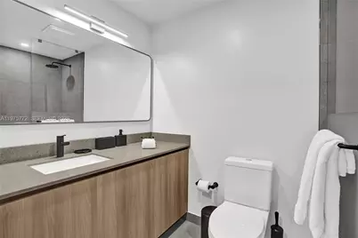 121 NE 5th St #2411, Miami, FL 33132 - Photo 23