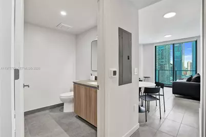 121 NE 5th St #2411, Miami, FL 33132 - Photo 13