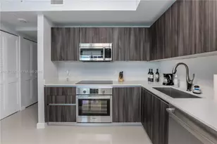 488 NE 18th St, Miami, FL 33132 - Photo 7