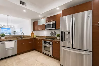 3330 NE 190th St #1212, Aventura, FL 33180 - Photo 5