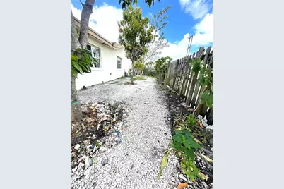 9604 NW 49th St, Sunrise, FL 33351 - Photo 23