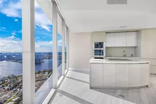 18975 Collins Ave, Sunny Isles Beach, FL 33160 - Photo 9