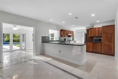 8700 SW 64th Ave, Pinecrest, FL 33156 - Photo 9