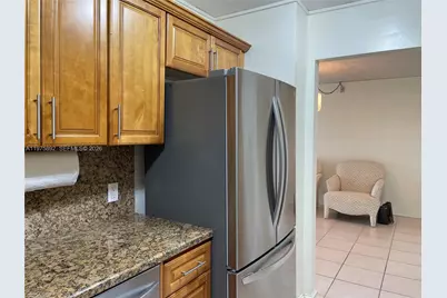 100 Bayview Dr #1106, Sunny Isles Beach, FL 33160 - Photo 9