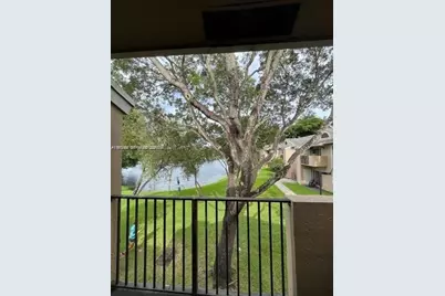 1791 NW 96th Ter #4O, Pembroke Pines, FL 33024 - Photo 9
