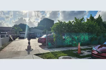 150 NW 17th Ct, Miami, FL 33125 - Photo 27