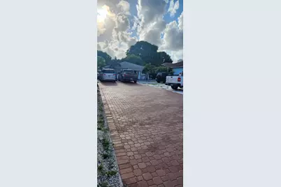 150 NW 17th Ct, Miami, FL 33125 - Photo 11