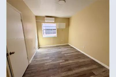 1043 NW 2nd St #18, Miami, FL 33128 - Photo 7