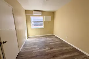1043 NW 2nd St, Miami, FL 33128 - Photo 7