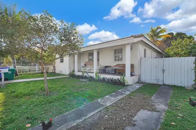 538 NW 20th Ave, Miami, FL 33125 - Photo 1