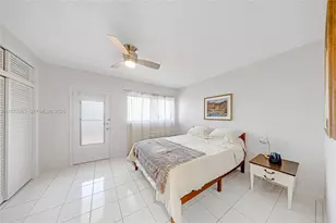 1015 SW 11th Ave, Hallandale Beach, FL 33009 - Photo 7