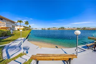 1015 SW 11th Ave, Hallandale Beach, FL 33009 - Photo 17