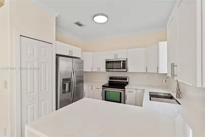 11476 NW 77th Ln, Doral, FL 33178 - Photo 11
