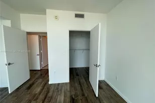 253 NE 2nd St, Miami, FL 33132 - Photo 11