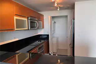 253 NE 2nd St, Miami, FL 33132 - Photo 3