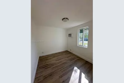 720 SW 7th Ave #2, Hallandale Beach, FL 33009 - Photo 3
