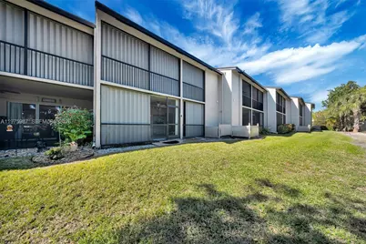 4040 Crystal Lake Dr #105, Deerfield Beach, FL 33064 - Photo 23