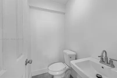 3705 NW 35th Ave, Miami, FL 33142 - Photo 27