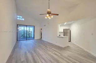 210 Lake Pointe Dr, Oakland Park, FL 33309 - Photo 13