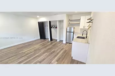 201 NE 2nd Ave #1, Dania Beach, FL 33004 - Photo 3
