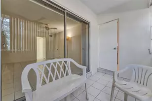330 SE 2nd St, Hallandale Beach, FL 33009 - Photo 21