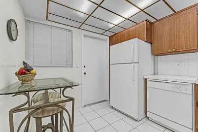 330 SE 2nd St #103G, Hallandale Beach, FL 33009 - Photo 3