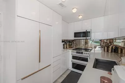 1000 West Ave #825, Miami Beach, FL 33139 - Photo 13