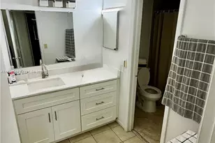 7210 NW 179th St, Hialeah, FL 33015 - Photo 9