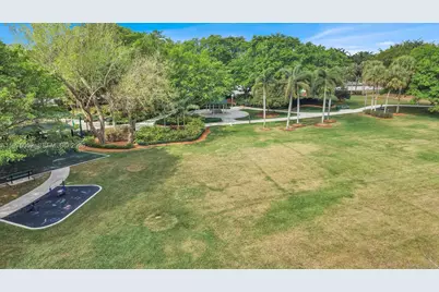 2091 Island Cir, Weston, FL 33326 - Photo 45