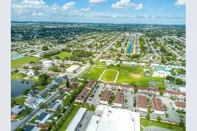 2820 NW 180th St, Miami Gardens, FL 33056 - Photo 29