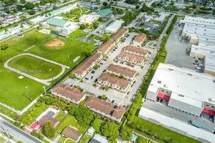 2820 NW 180th St, Miami Gardens, FL 33056 - Photo 31