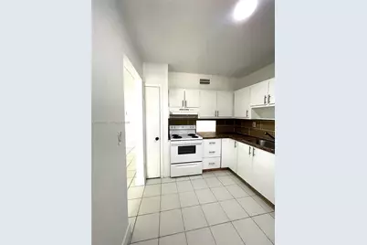 19255 NE 2nd Ave #2224, Miami, FL 33179 - Photo 5