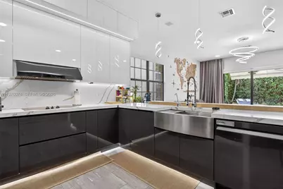 11174 NW 72nd Pl, Parkland, FL 33076 - Photo 9