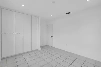 1005 W 36th Pl, Hialeah, FL 33012 - Photo 21