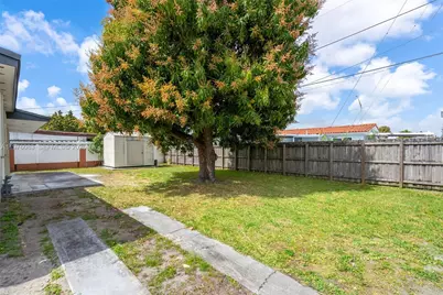 1005 W 36th Pl, Hialeah, FL 33012 - Photo 3
