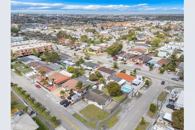 1005 W 36th Pl, Hialeah, FL 33012 - Photo 29