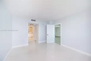 1800 N Bayshore Dr, Miami, FL 33132 - Photo 13