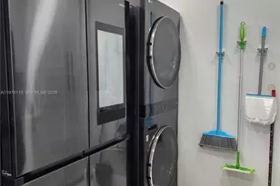 10046 Winding Lake Rd, Sunrise, FL 33351 - Photo 5