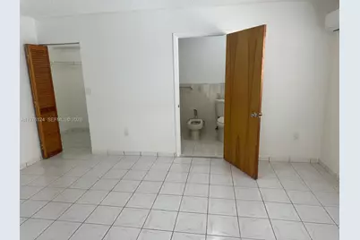 7685 W 30th Ln #B, Hialeah, FL 33018 - Photo 9