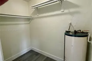 852 SW 1st St, Miami, FL 33130 - Photo 9