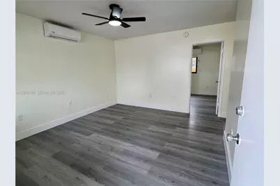 852 SW 1st St #5, Miami, FL 33130 - Photo 5