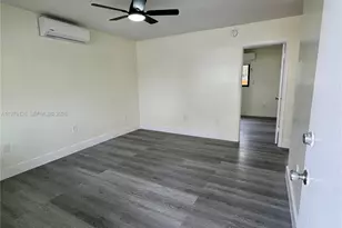 852 SW 1st St, Miami, FL 33130 - Photo 5