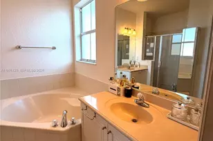 11010 NW 87th St, Doral, FL 33178 - Photo 23