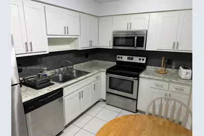 400 N Kings Point Dr #1026, Sunny Isles Beach, FL 33160 - Photo 3