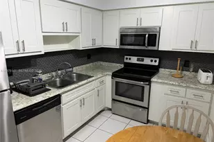 400 N Kings Point Dr, Sunny Isles Beach, FL 33160 - Photo 3