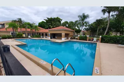 1251 N Benoist Farms Rd #304, West Palm Beach, FL 33411 - Photo 5