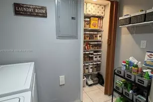 8408 NW 8th St, Miami, FL 33126 - Photo 21